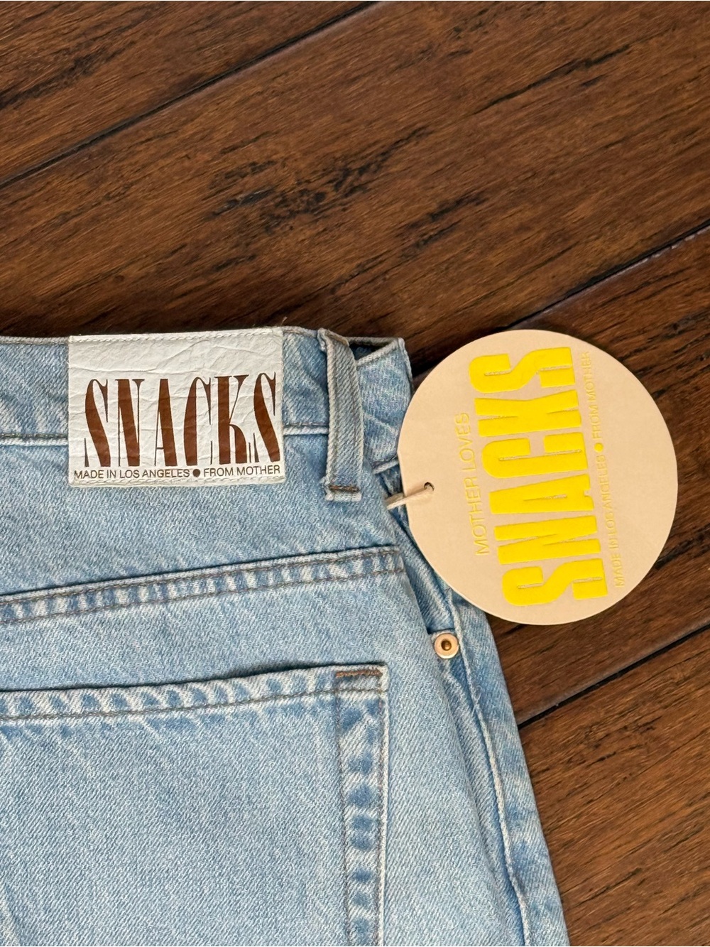 NWT MOTHER "SNACKS!" High Rise Straight Jeans Light Wash Mom Jeans Size 29 - Picture 3 of 14